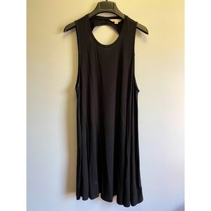 AEO black sleeveless keyhole shift dress